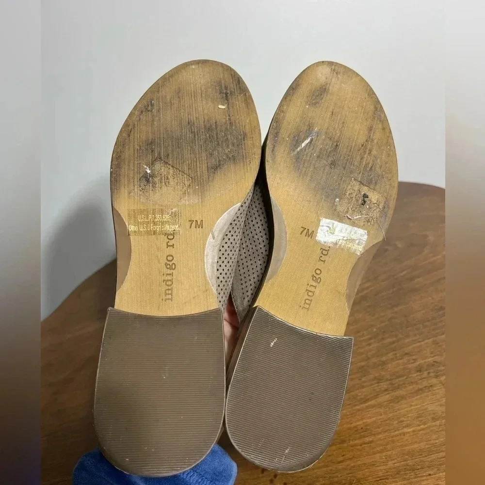 indigo rd. Tan Suede Almond Toe Slip-On Mules Size 7 - Picture 5 of 5